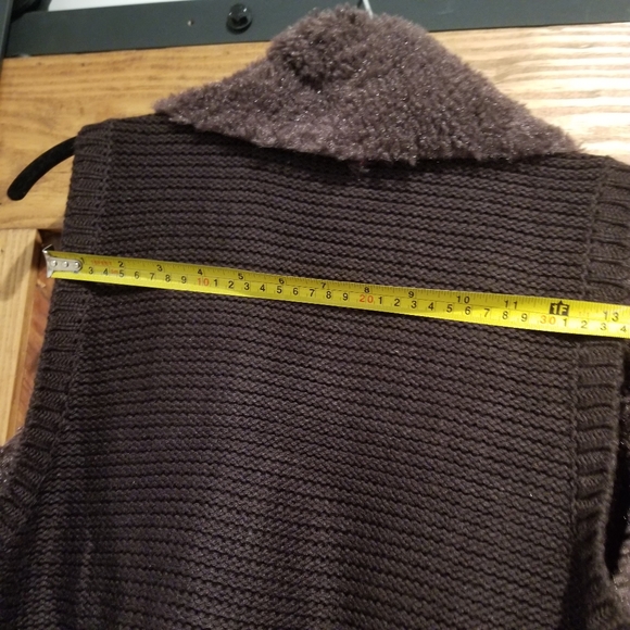 vest - Picture 7 of 8